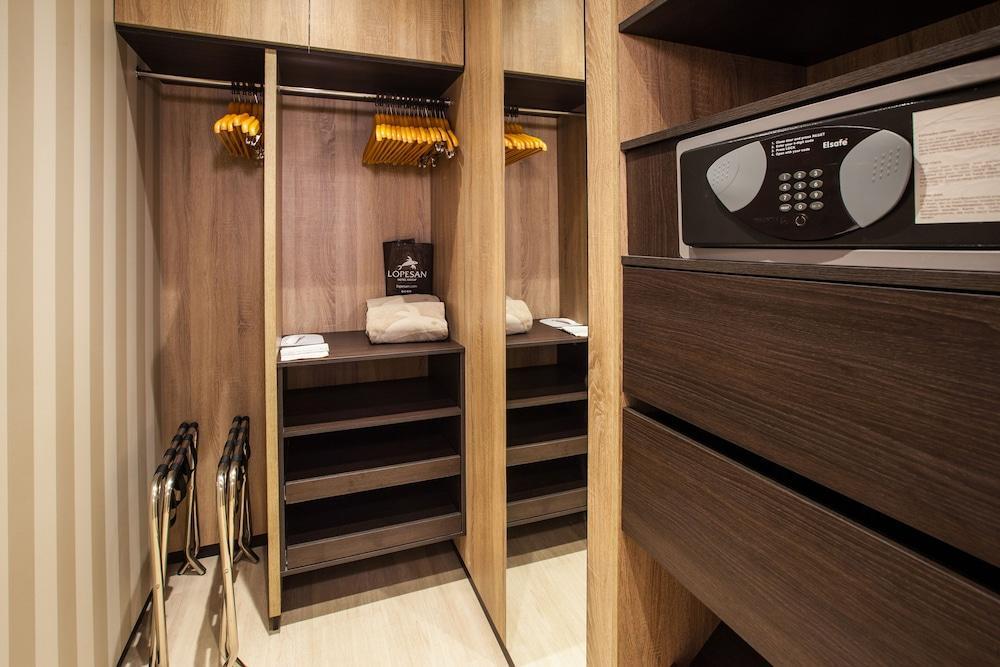 Lopesan Villa Del Conde Resort & Thalasso เมโลเนรัส ภายนอก รูปภาพ A walk-in closet