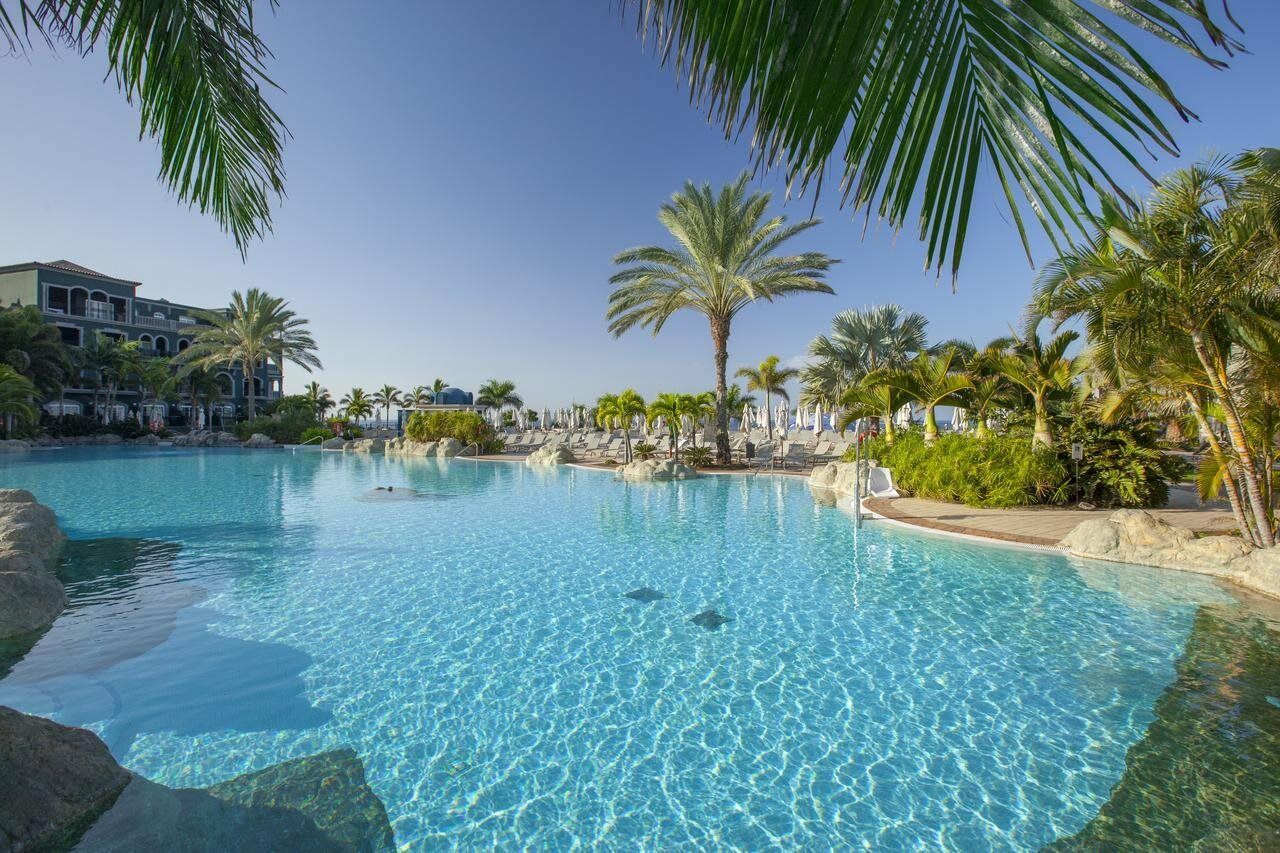 Lopesan Villa Del Conde Resort & Thalasso เมโลเนรัส ภายนอก รูปภาพ The swimming pool at the resort