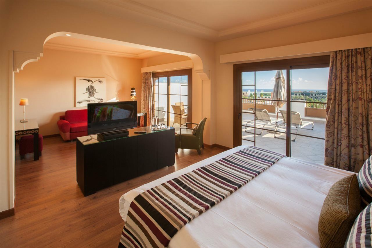 Lopesan Villa Del Conde Resort & Thalasso เมโลเนรัส ภายนอก รูปภาพ Suite